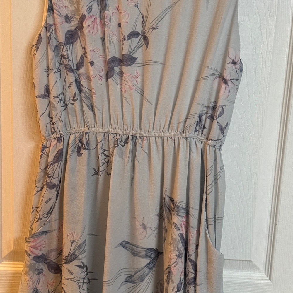 Elegant Floral Casual Dress - Gray and Pink